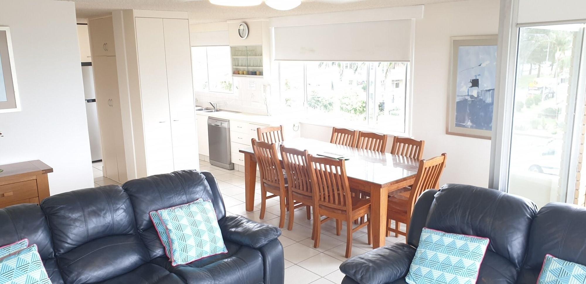 גולד קוסט Wyuna Beachfront Holiday Apartments מראה חיצוני תמונה