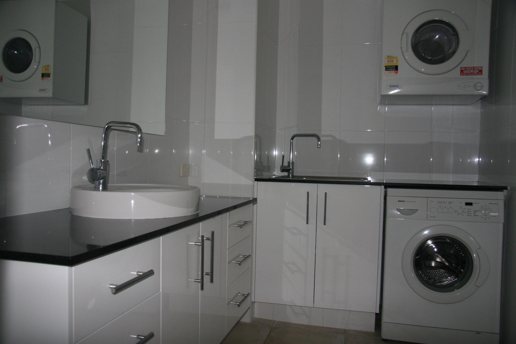 גולד קוסט Wyuna Beachfront Holiday Apartments מראה חיצוני תמונה