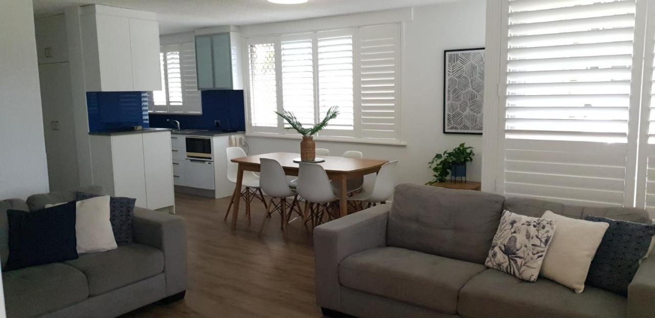 גולד קוסט Wyuna Beachfront Holiday Apartments מראה חיצוני תמונה
