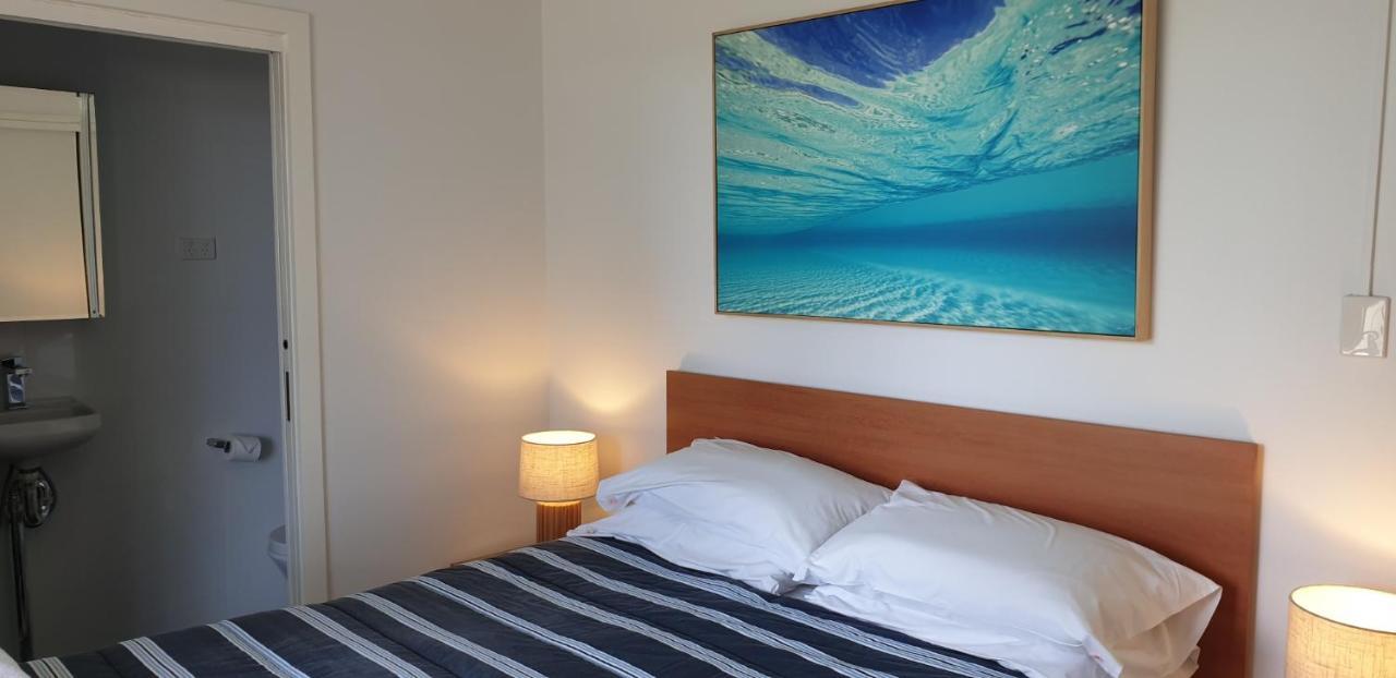 גולד קוסט Wyuna Beachfront Holiday Apartments מראה חיצוני תמונה