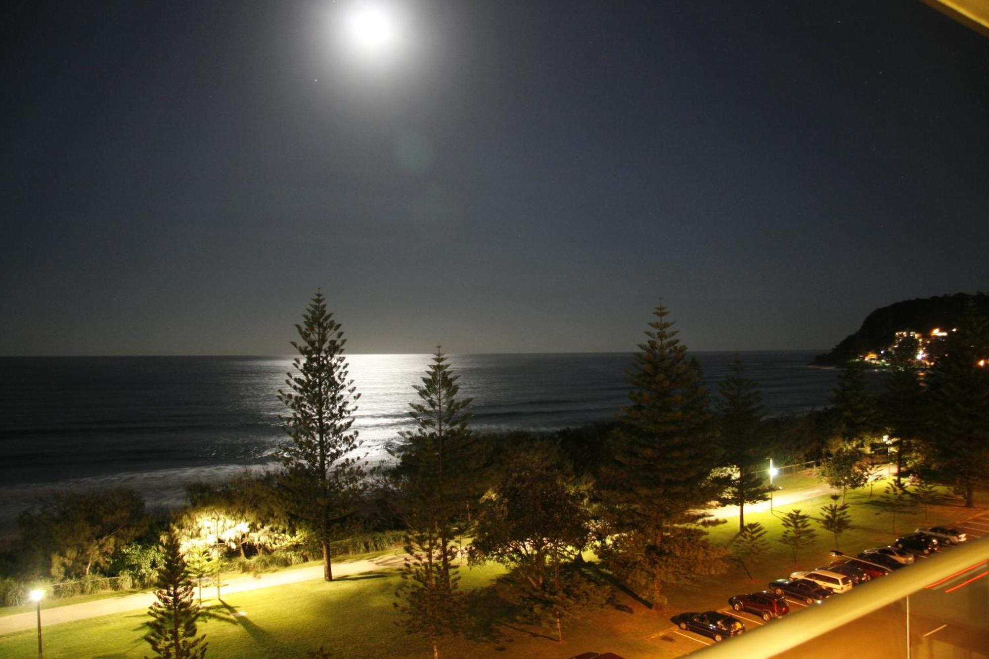 גולד קוסט Wyuna Beachfront Holiday Apartments מראה חיצוני תמונה