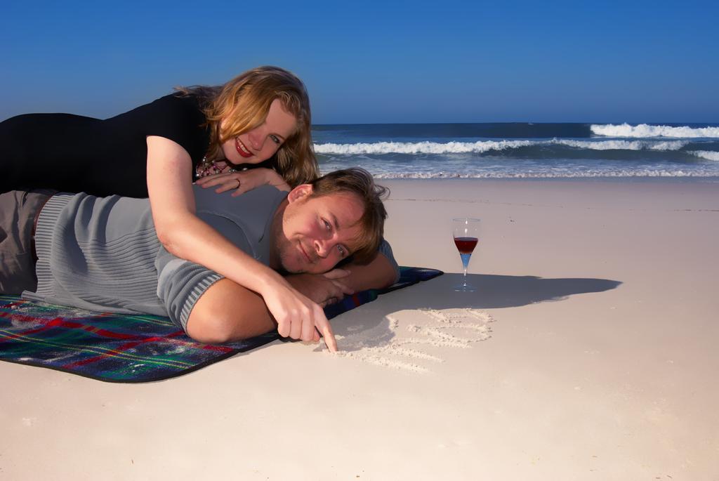 גולד קוסט Wyuna Beachfront Holiday Apartments מראה חיצוני תמונה