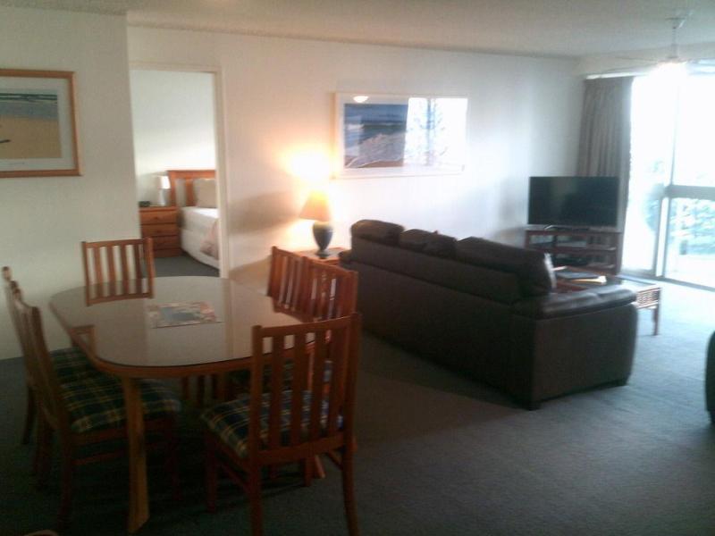 גולד קוסט Wyuna Beachfront Holiday Apartments מראה חיצוני תמונה