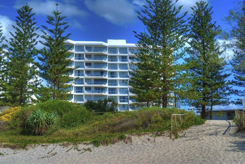 גולד קוסט Wyuna Beachfront Holiday Apartments מראה חיצוני תמונה